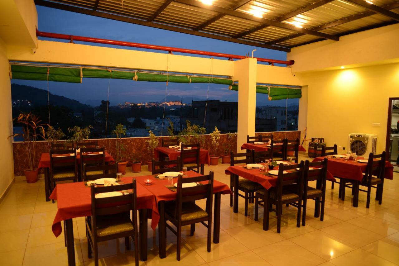 Hotel Sanobar Udaipur Exterior foto